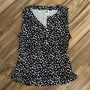 Sleeveless blouse / Business Casual top